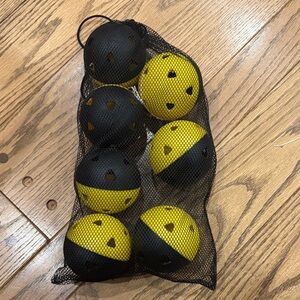 Black and Yellow Training Balls Set